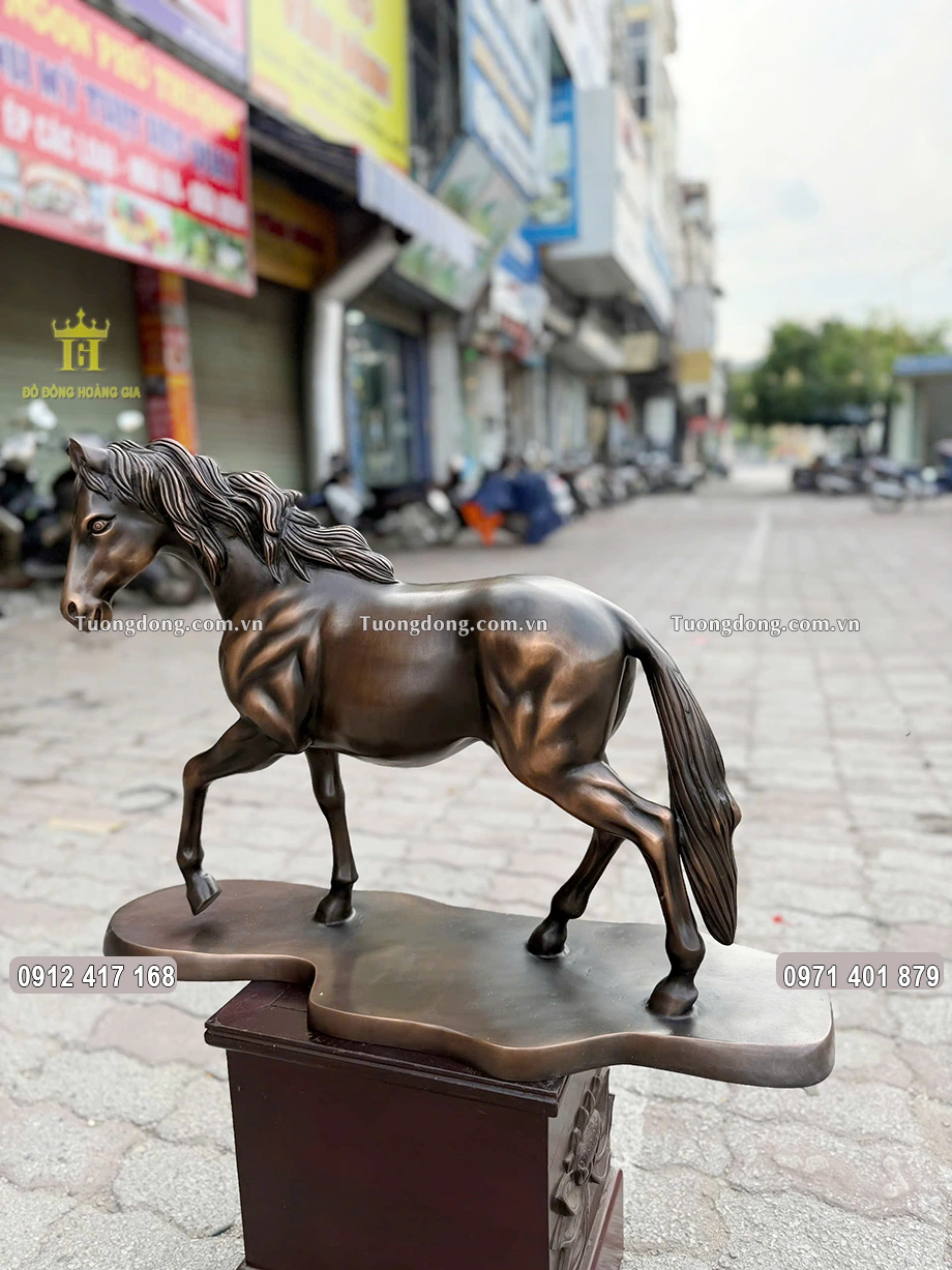 Không gian phòng khách, phòng làm việc là nơi thích hợp đặt tượng
